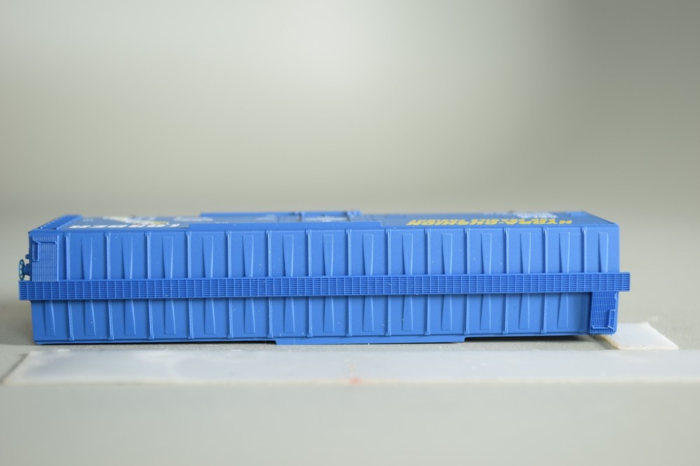 8403 Micro Trains 50' BOX car EELX EVANS DFB LOADS
