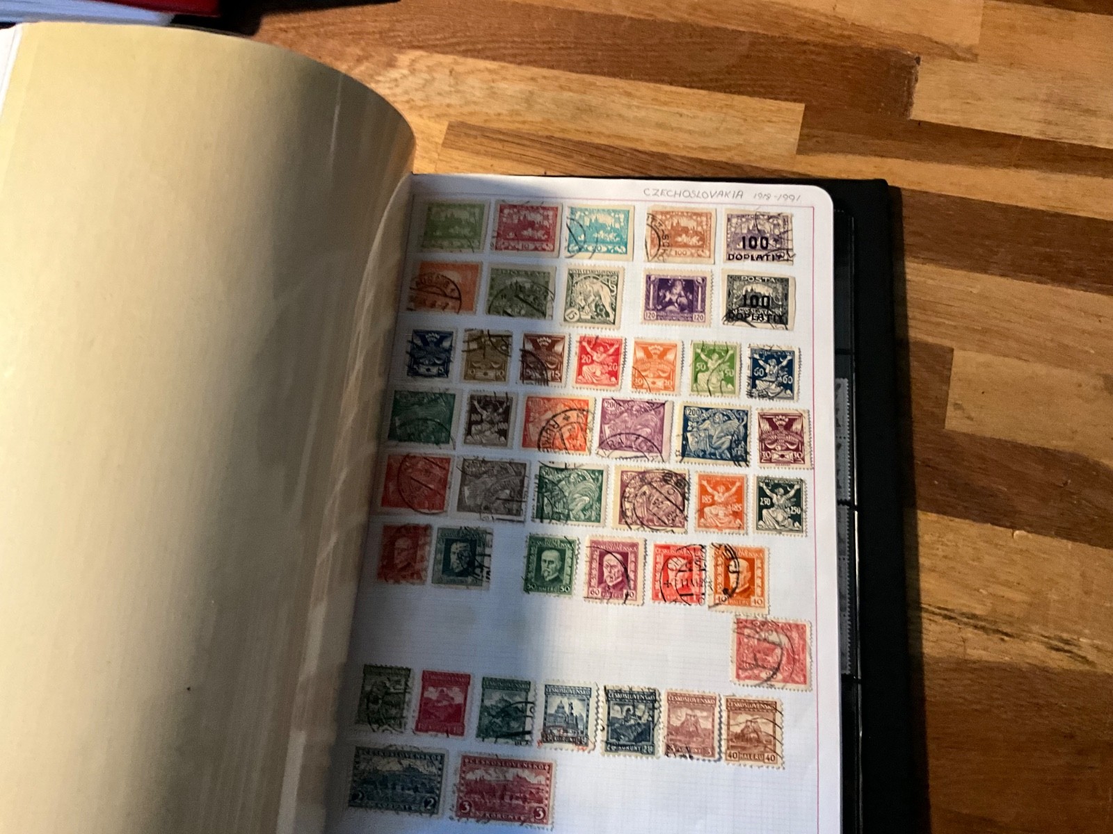 worlds stamps vintage large lot 6.1 kg 5 albums leaves cards vintage to modern