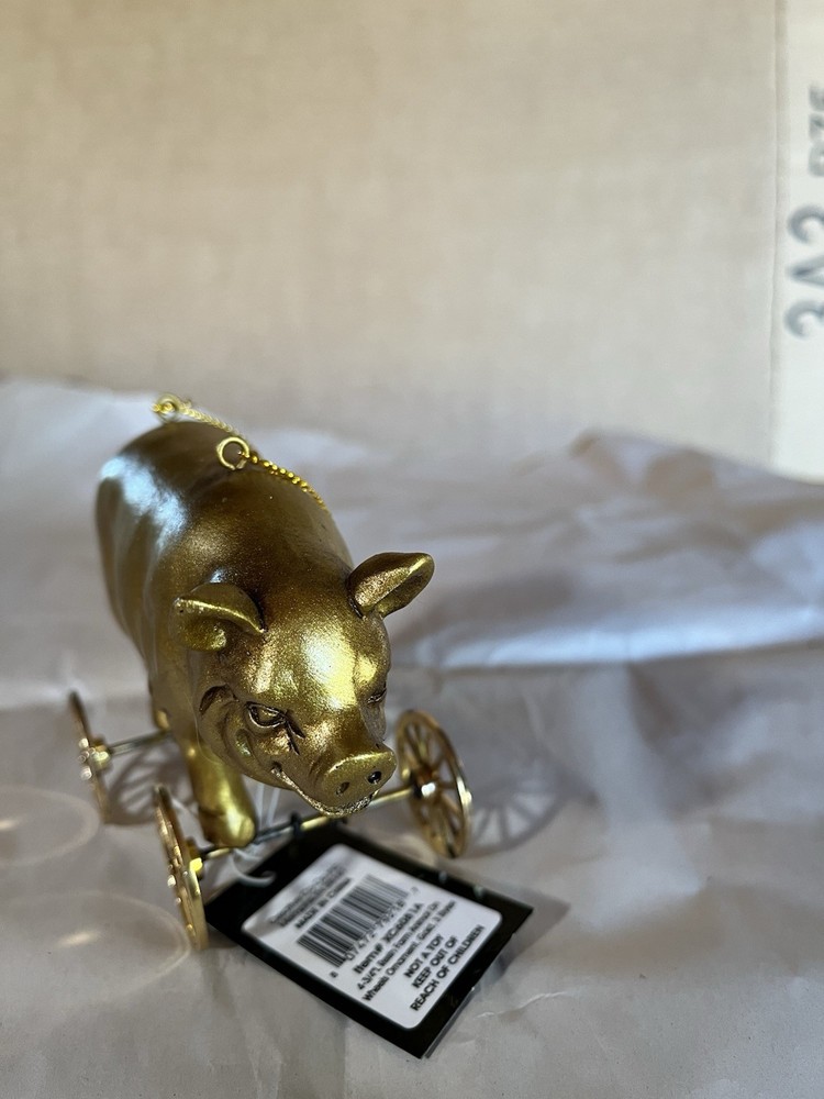 Gold pig pull toy