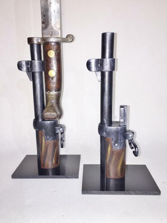 Support display stand for Long Lee Enfield bayo.