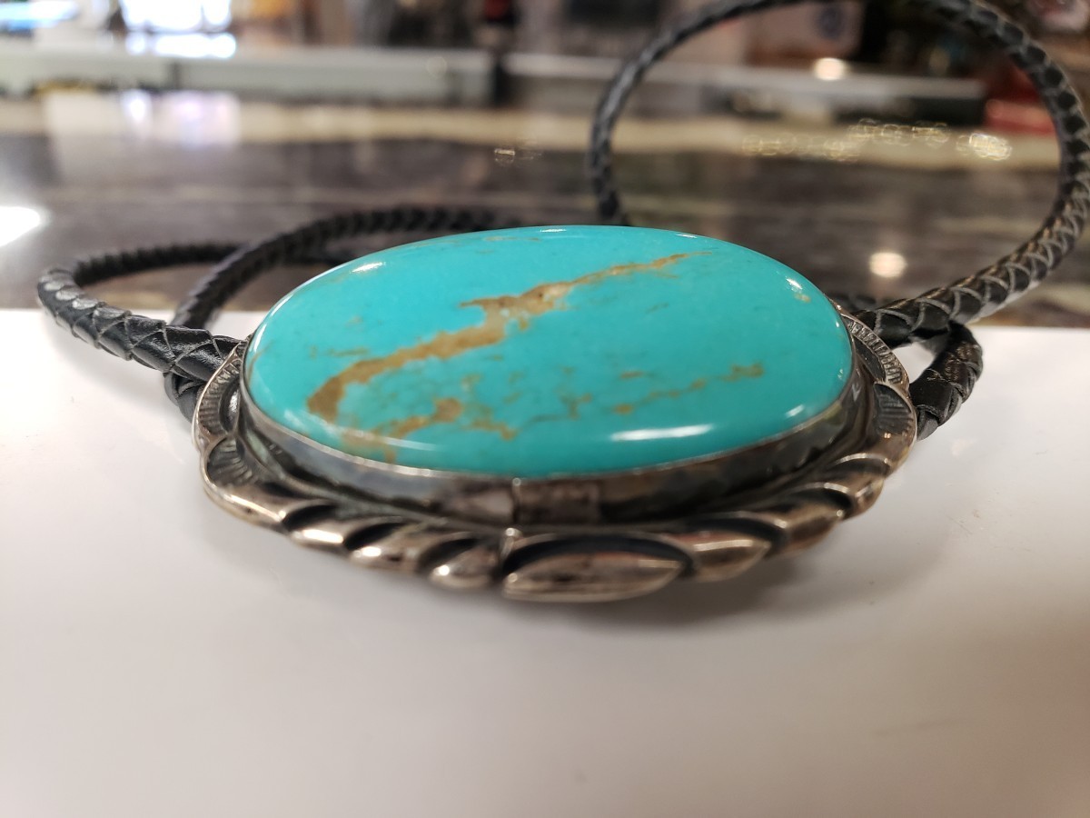 VINTAGE NATIVE AMERICAN STERLING SILVER TURQUOISE NAVAJO BOLO TIE