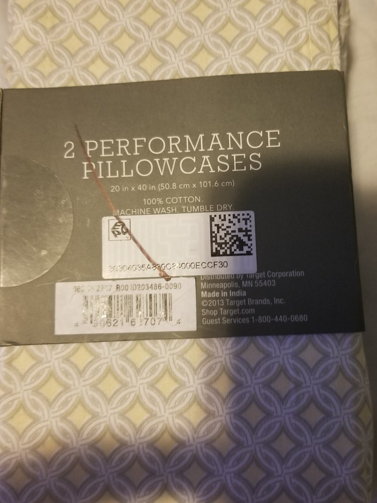 Threshould 2 Performance Pillowcases, King