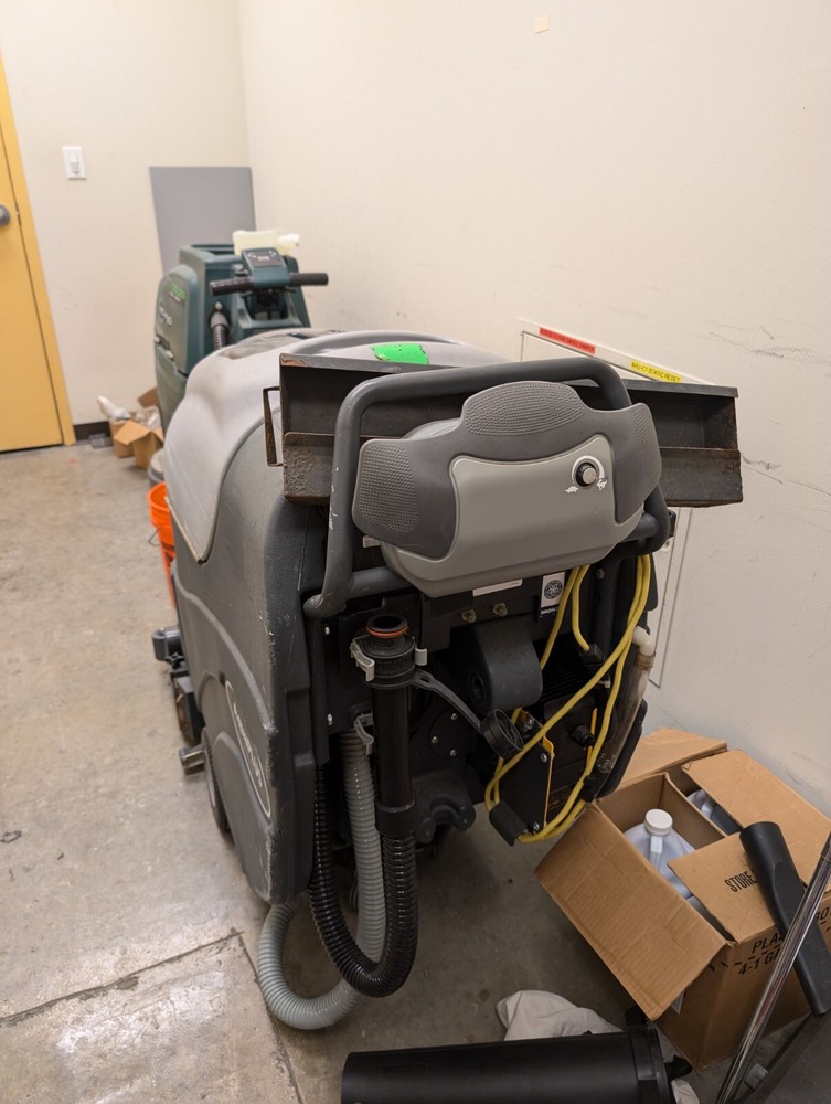 AquaPLUS Carpet Extractor (Non Working)