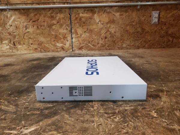 Sophos SG 210 Rev. 2 Rackmount Firewall Appliance
