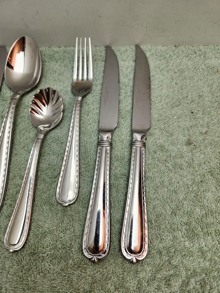 8 pc Hampton Silversmiths Nobility Fork, Steak & Table Knife, Soup & Sugar Spoon