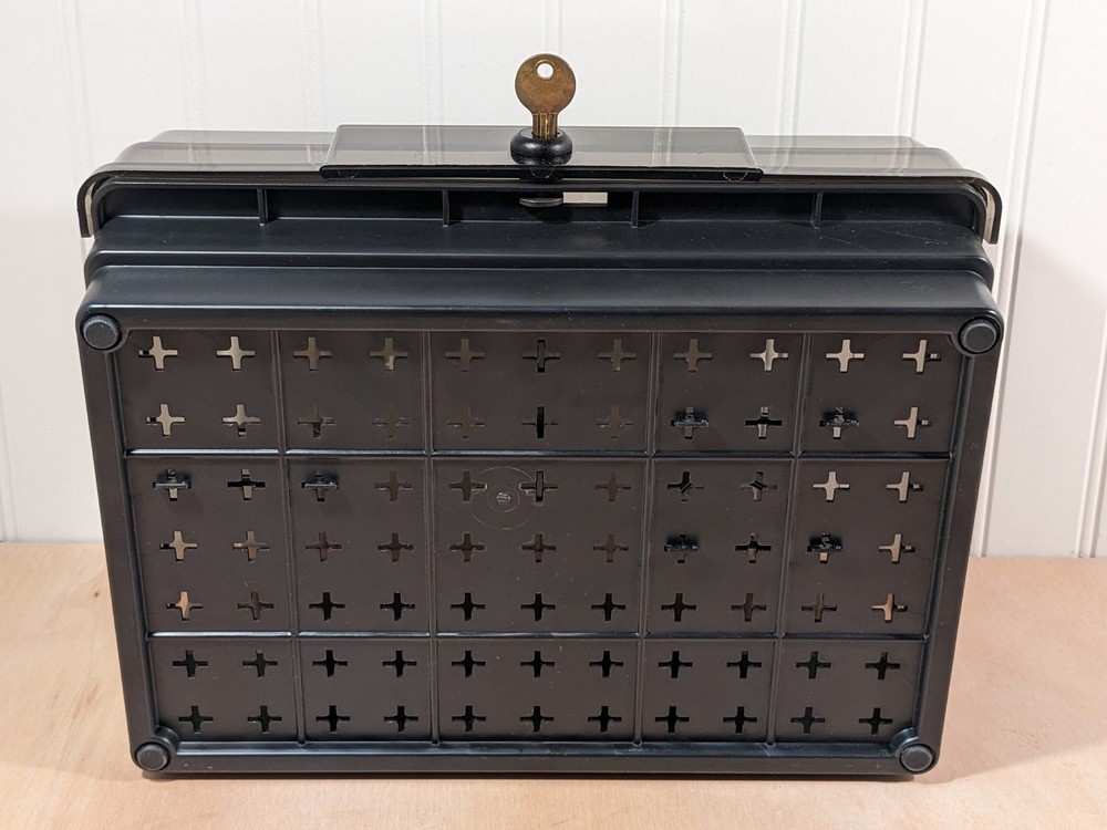 Flip 'N' File Storage Container for Computer Floppy Disksettes Locks W/ Key