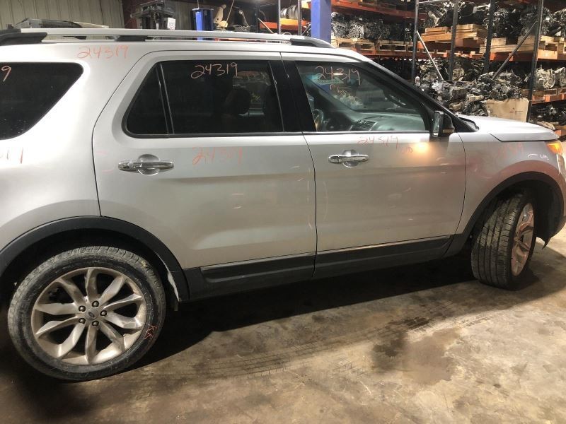 Camera/Projector Camera Above License Bracket Fits 11-12 EXPLORER 848123
