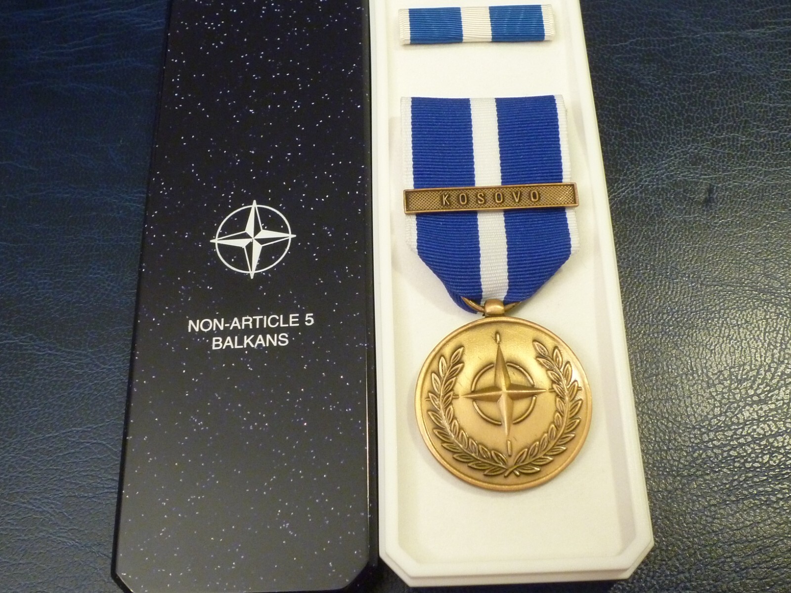GENUINE NATO MEDAL FOR KOSOVO IN NATO BOX OF ISSUE - EXCELLENT CONDITION