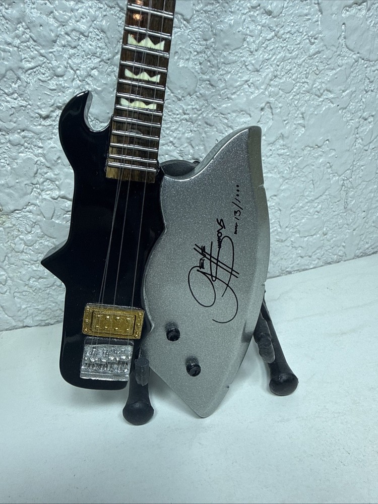 Miniature Bass Guitar For KISS GENE SIMMONS Ax USED