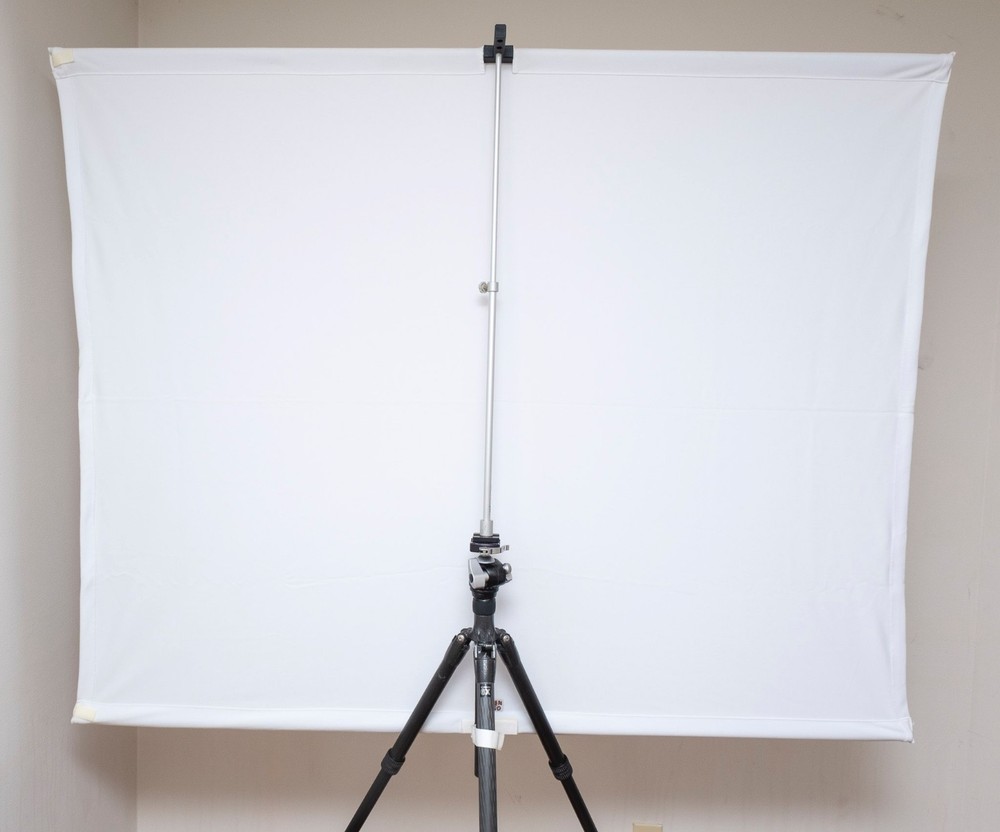 Screen2Go 75″ Portable Projection Screen – Easy Setup & Travel-Friendly, EX+