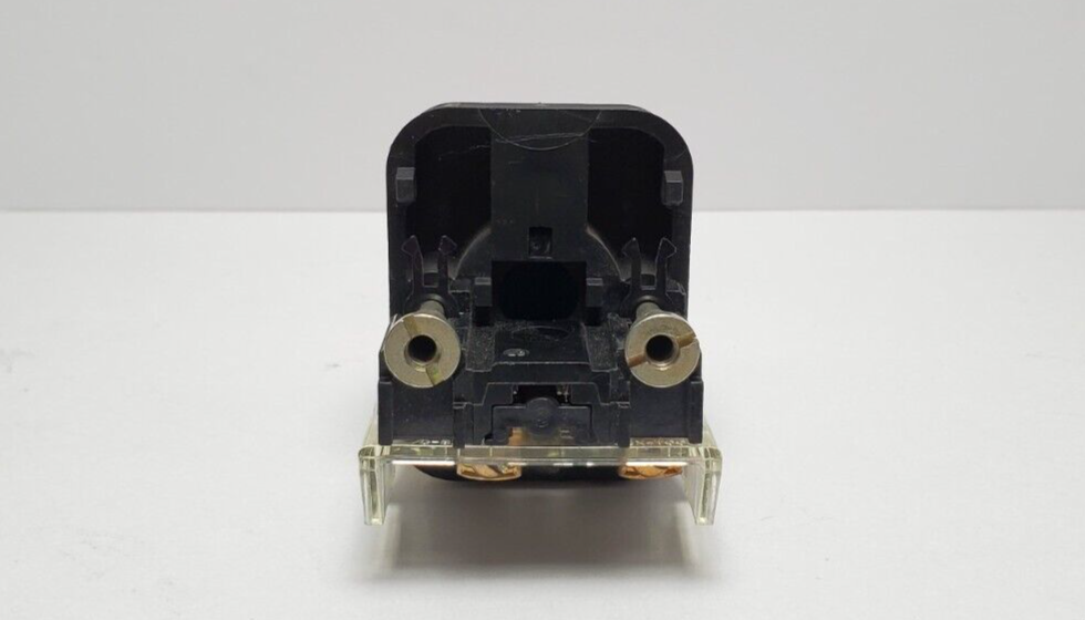 Allen-Bradley 800T-FX D4 Ser. N E-Stop Red Mushroom Head With Push-Pull