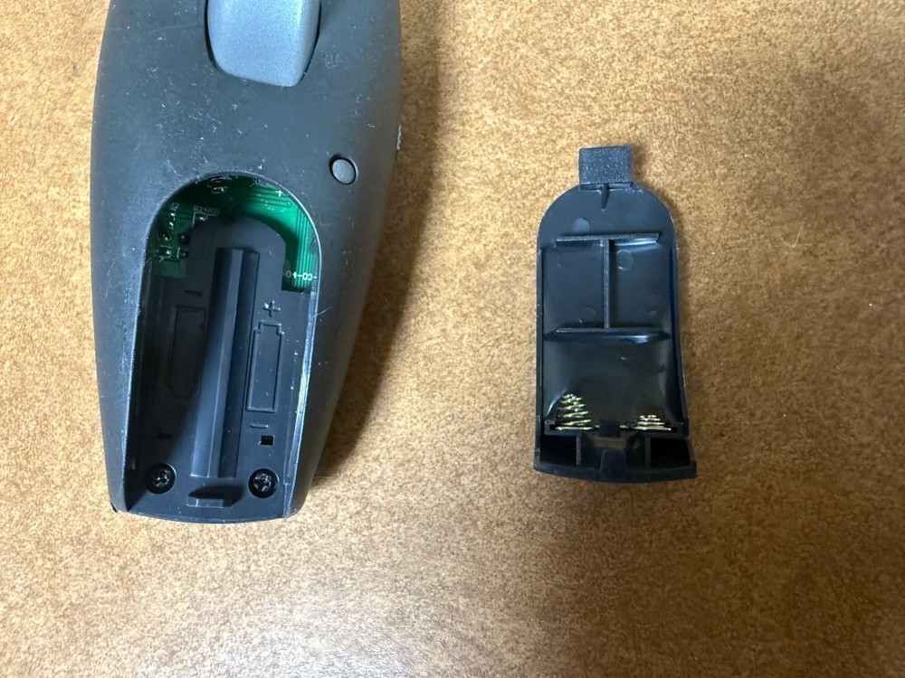 Targus AMP01US Wireless Multimedia Presenter Device Remote Only