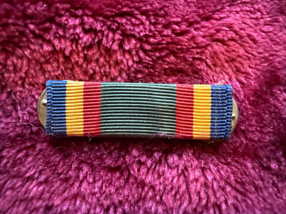 US Korea War Era Eight Ribbon Bar Set-