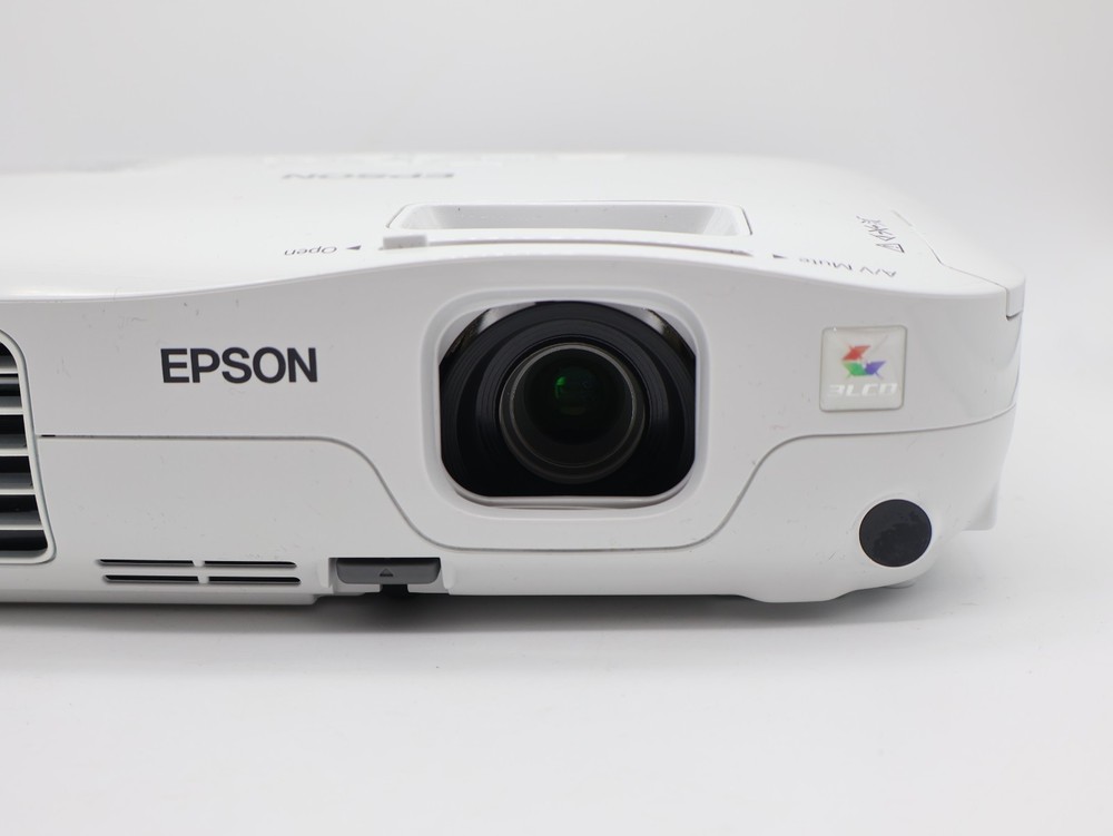 Epson EX3200 LCD Projector - VGA - Lamp Runtime: Only 108 Lamp Hours