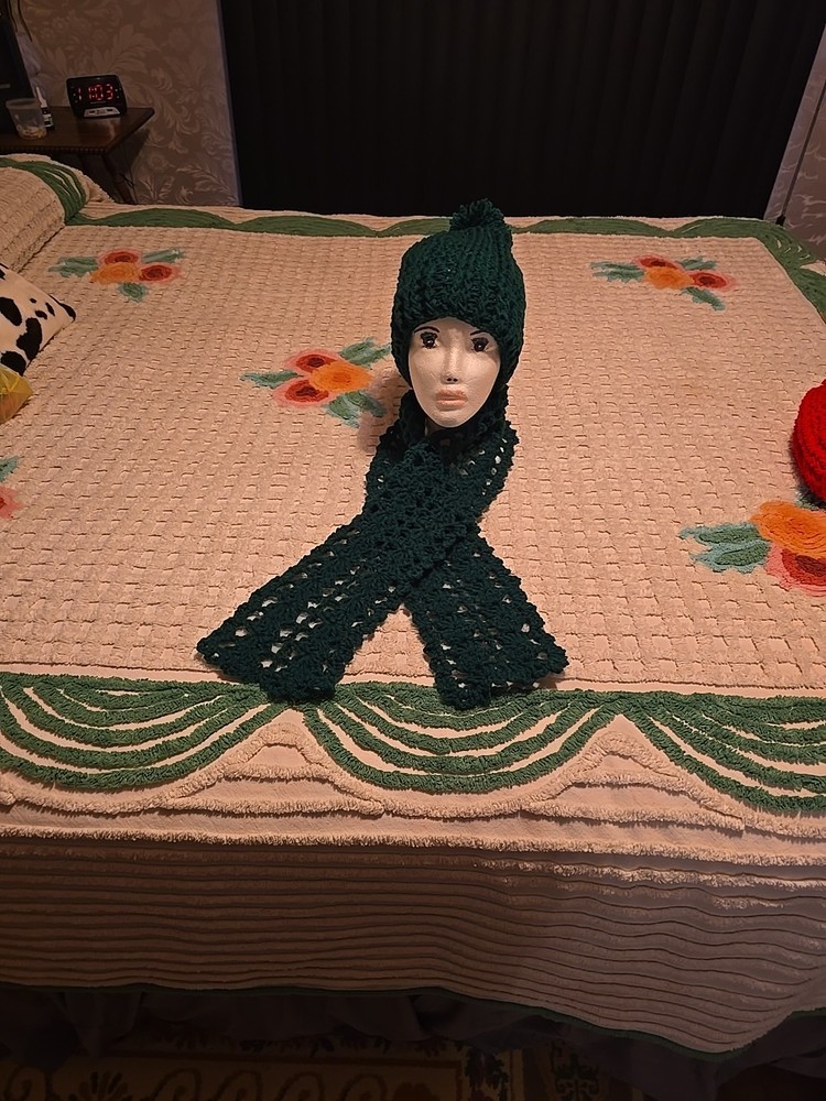 New Green Handmade Hat And Scarf Set