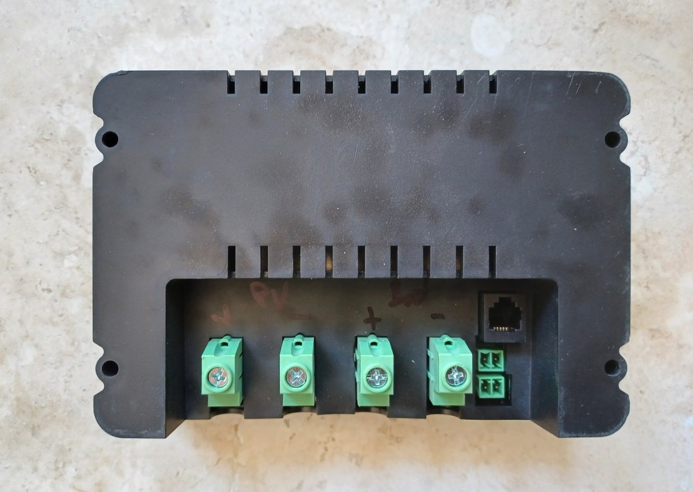 Renogy RNG-CTRL-WND30-LI 30A 12V Wanderer Charge Controller - READ DESCRIPTION