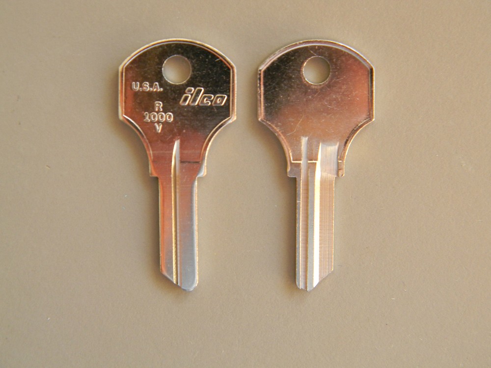 Kennedy Toolbox Keyblanks (2) CO27 or R1000V