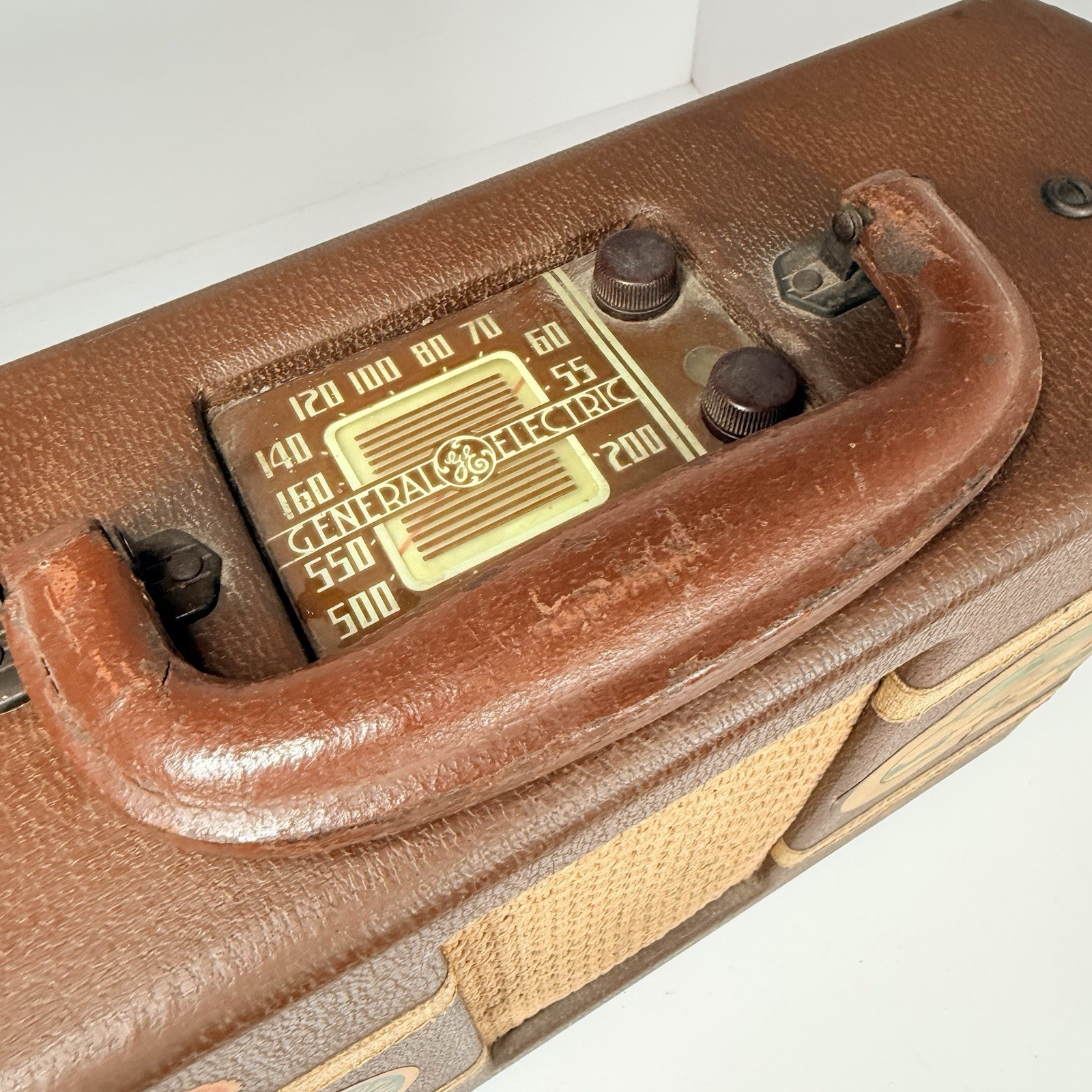 Rare Vintage 1940 GE General Electric JB-630 Carryabout Portable Radio