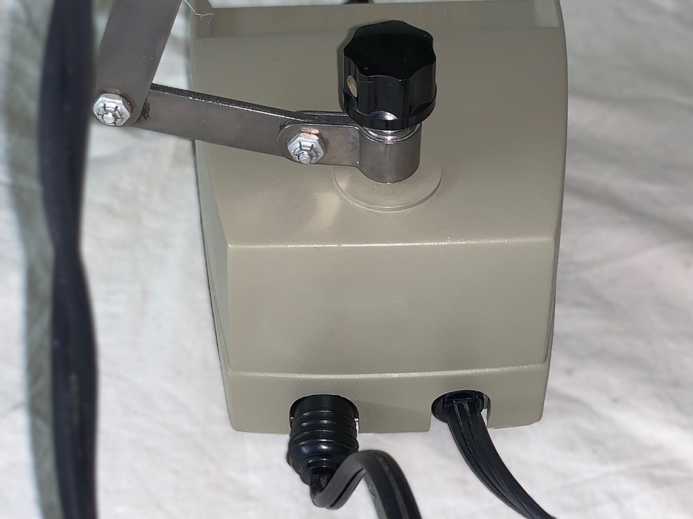 AO Scientific Instruments microscope Light Source model: 655
