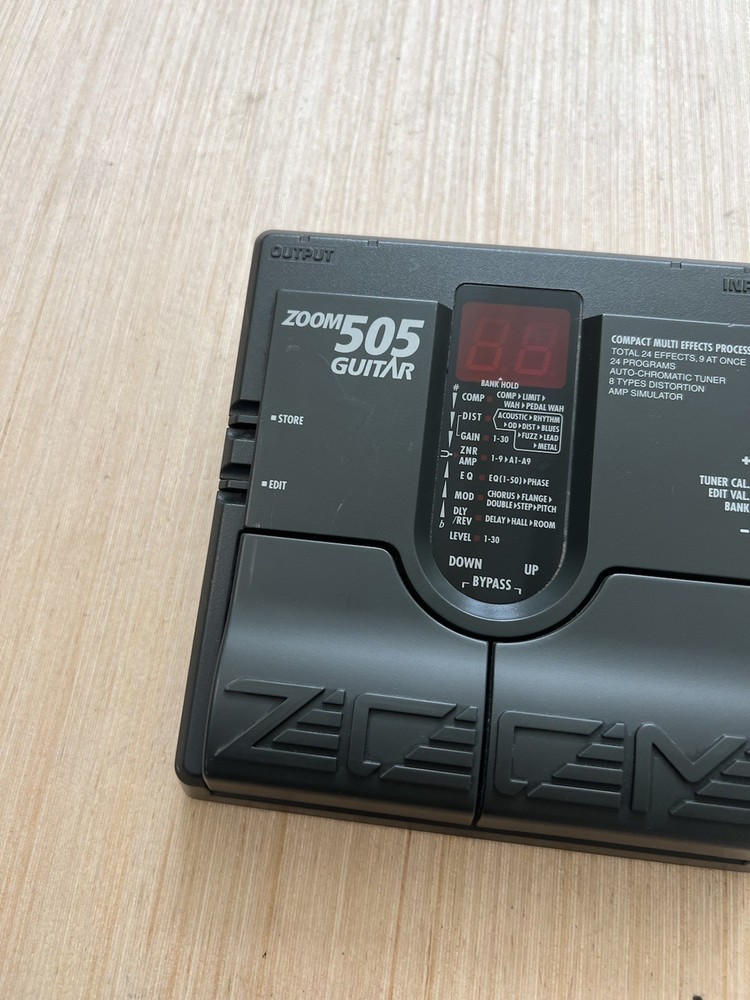 Zoom 505 Guitar Compact Multi Effects Processor Guitar Pedal Untested Read
