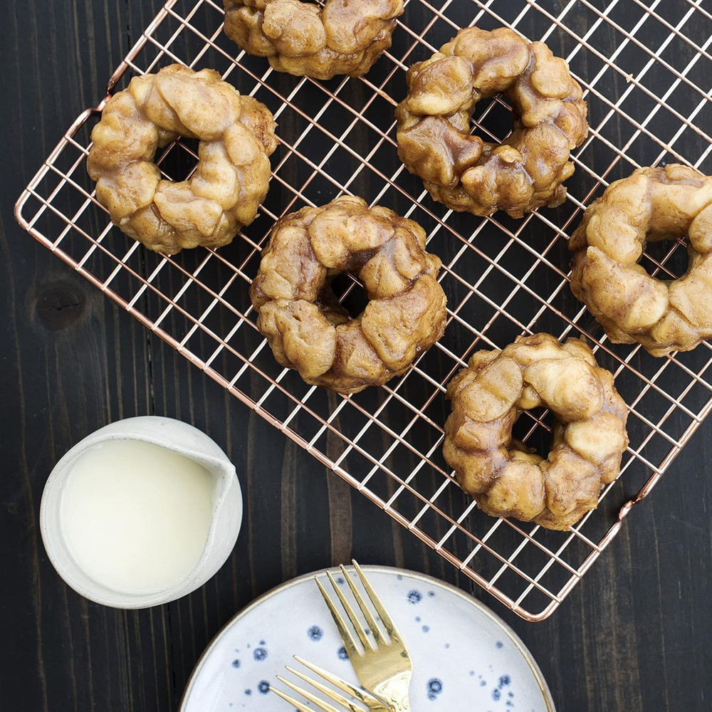 Platinum Collection Anniversary Bundtlette Pan