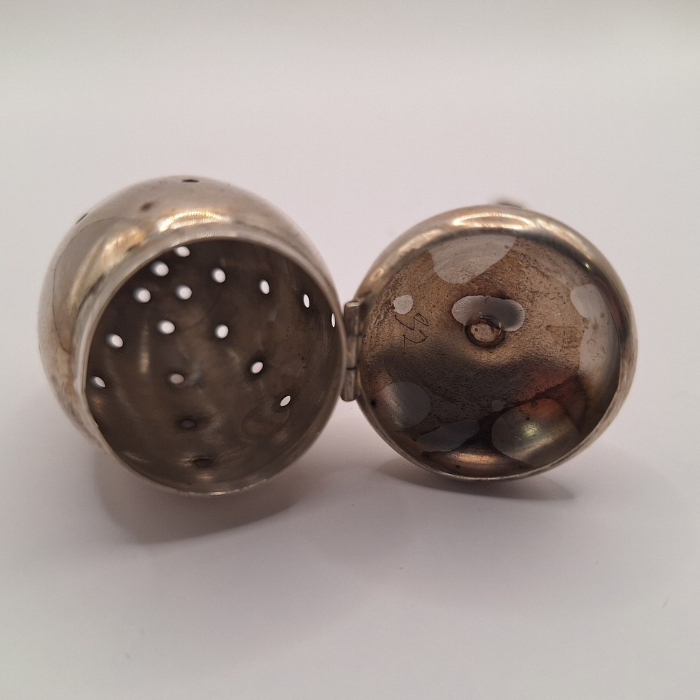 Vintage Tea Herb Ball Acorn Diffuser