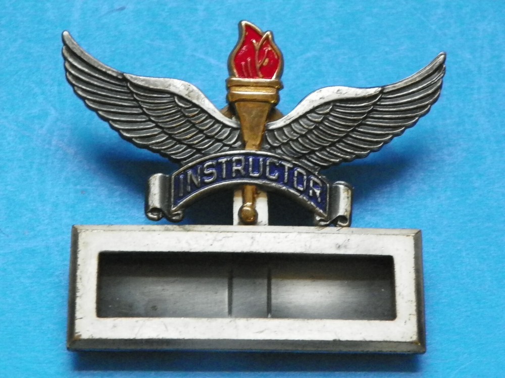VIETNAM ORIGINAL HELICOPTER FLIGHT INSTRUCTOR I.D. BADGE-MAKER MARKED