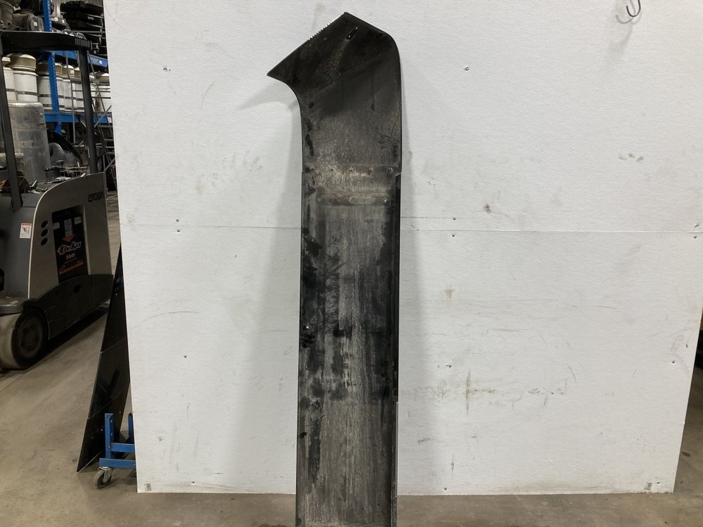 Peterbilt 386 COMPOSITE Right/Passenger BETWEEN CAB AND SLEEPER Panel