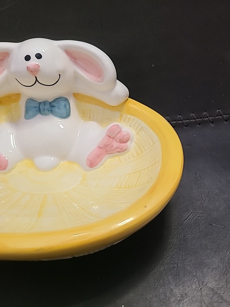 Vintage Ceramic Eater Bunny Candy Dish