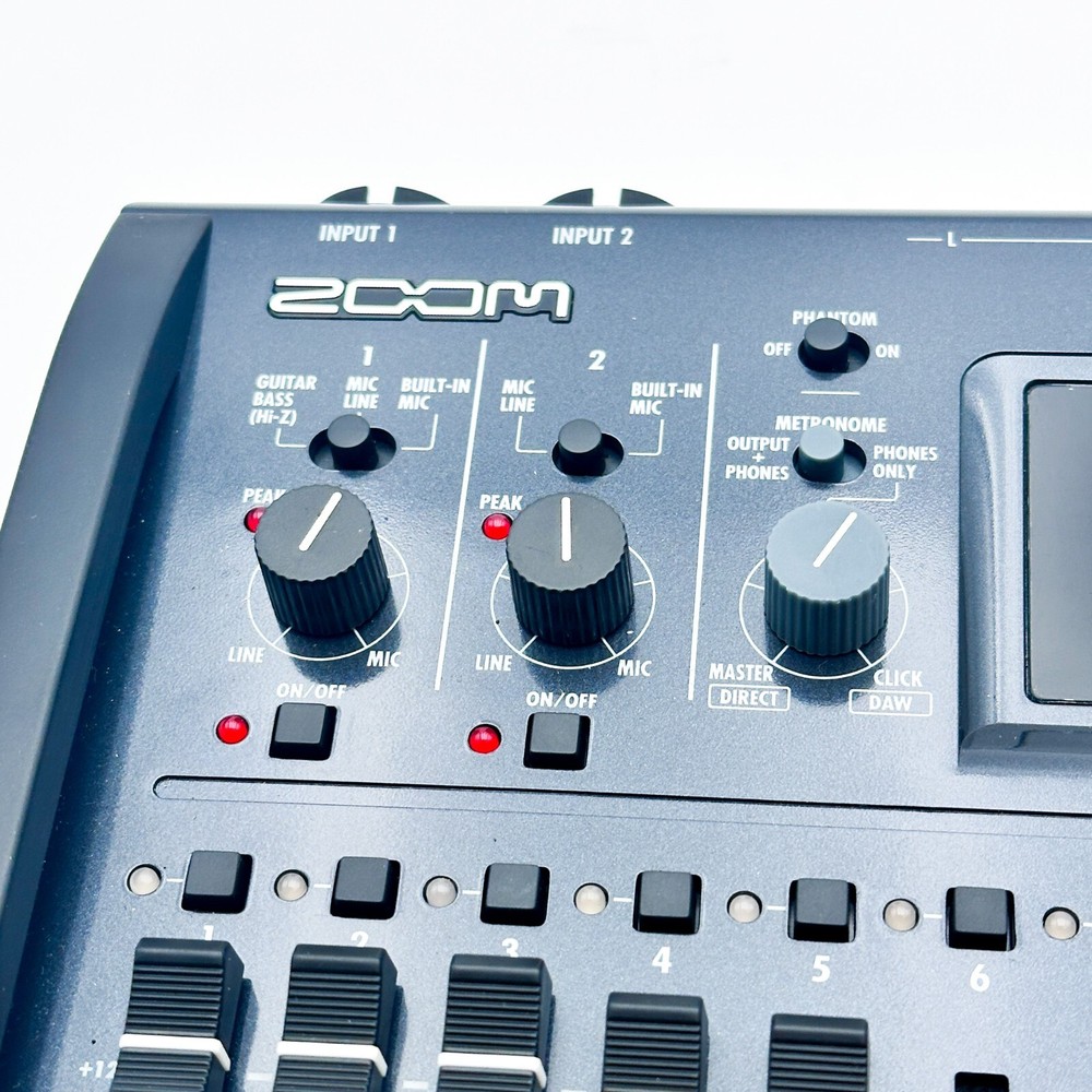 Zoom R8 Multitrack Digital Recorder 8-track MTR Sampler Working Order