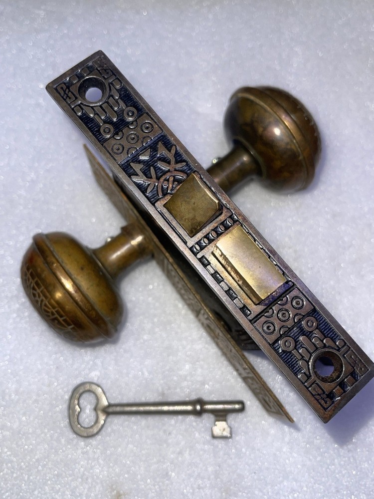 Antique Set Of Reading Hardware Co. Windsor Design Brass Knobs