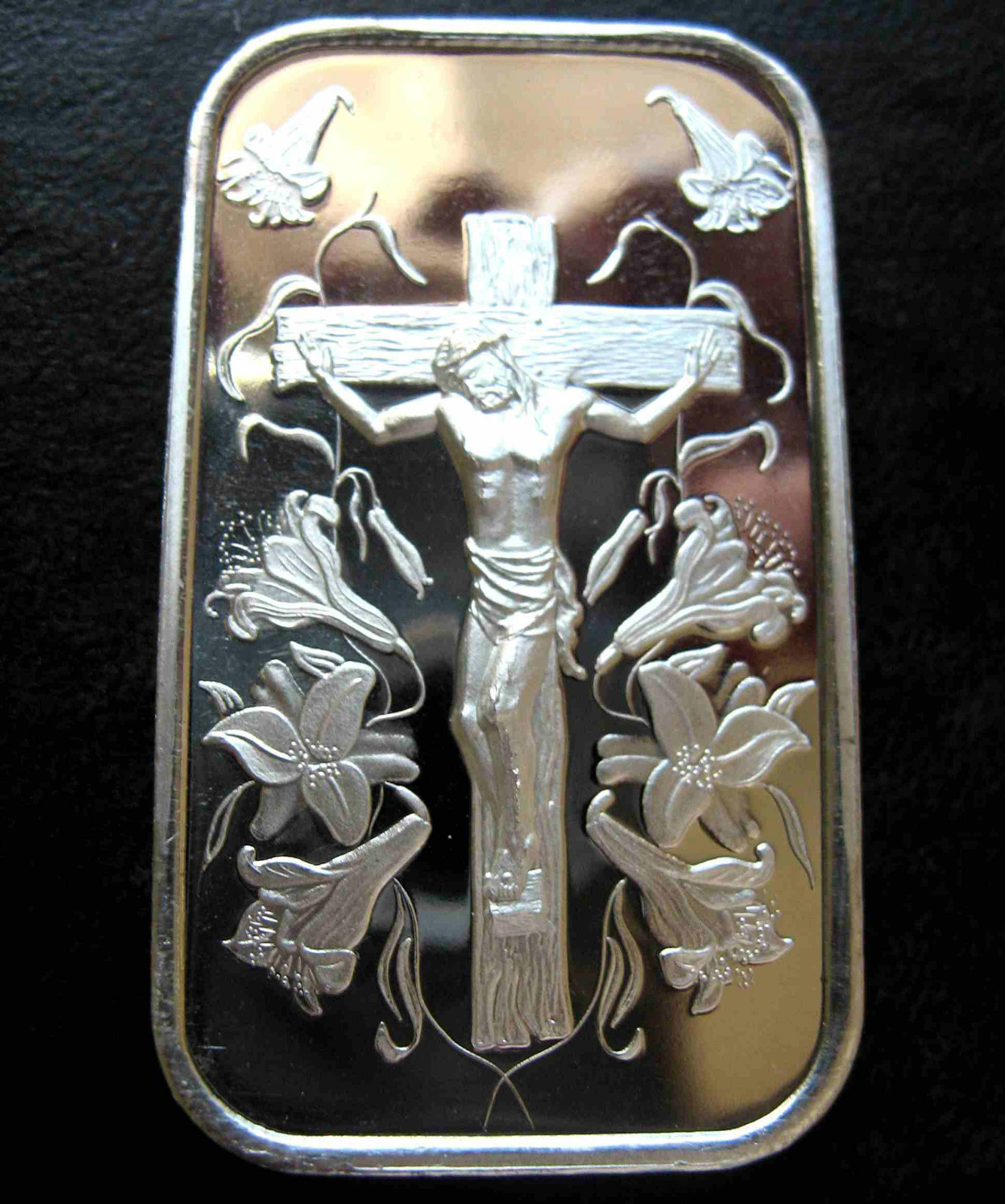 1oz JESUS ON THE CROSS .999 SILVER BAR ~ SEALED IN A HARD PLASTIC AIR-TITE CASE!