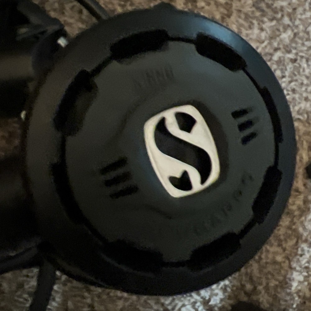 SCUBAPRO MK16 / S550 REGULATOR WITH AERIS DIVE COMPUTER & COMPASS - UNTESTED