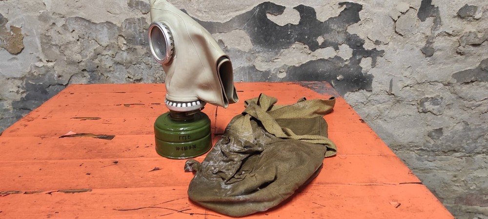 Soviet Russian Military Gas Mask GP5 Kit Size 3