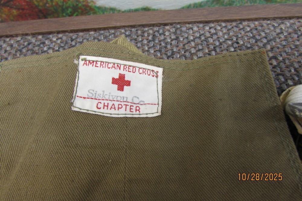 WW2 US Army HBT Red Cross Sewing Kit with Buttons / Siskiyou Co.