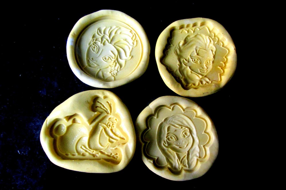 Frozen b3-Flexible Push Silicone Mold-Candy Cookie Crafts Cupcake Clay