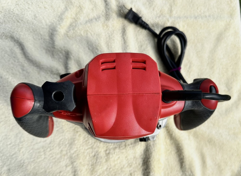 SKILL 2HP ROUTER MODEL NO. 1820 AS PICTURED