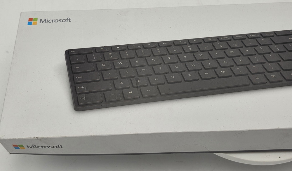 Microsoft Designer Bluetooth Desktop Keyboard & Mouse Model:1678/1679 Open Box