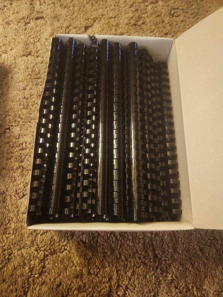 50 Pack 19 Plastic Binding Combs 5/8 Inch Diameter125 Sheet Capacity