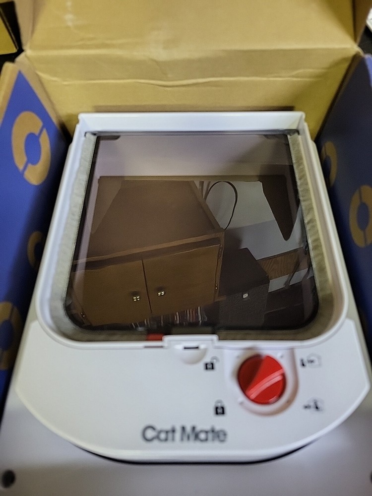 Cat Mate Electromagnetic Cat Flap White