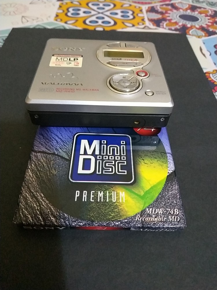 Sony Mini Portable Disc Mint + Free Sealed Mini Disc.
