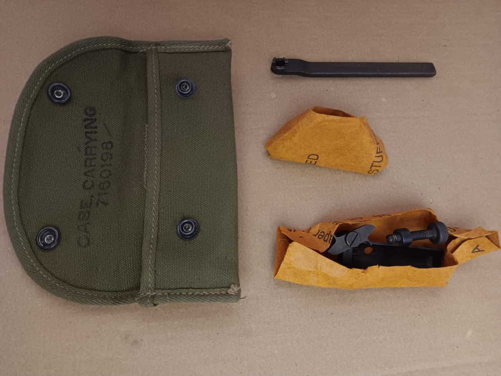 M1 CARBINE Original FIELD MAINTENANCE TOOL KIT.