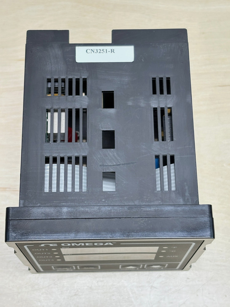 Omega CN3251-R Temperature Process Controller, Fuzzy Logic, Relay/DC Pulse, DIN