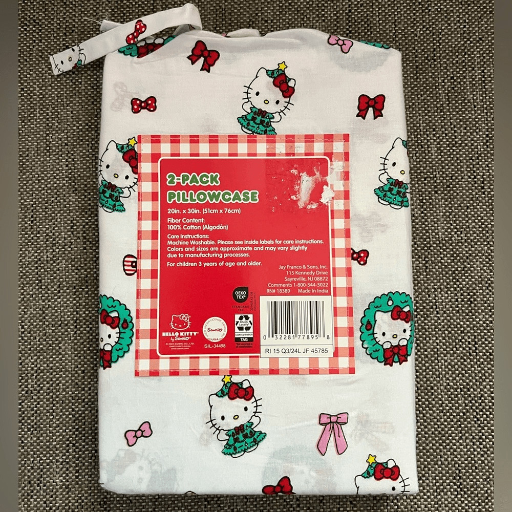 Hello Kitty Christmas Wreath 2-Pack Pillowcases
