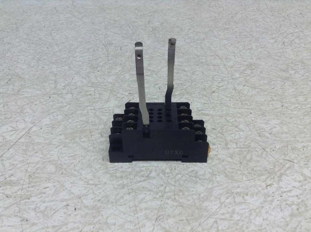 Omron PYF14T Relay Base (TSC)