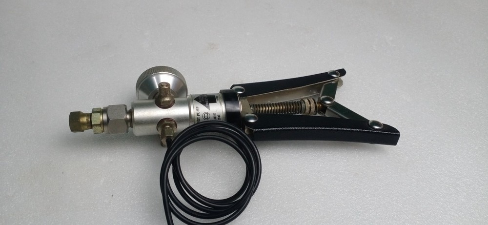 SI Pressure TP1 Hand Held Test Pump