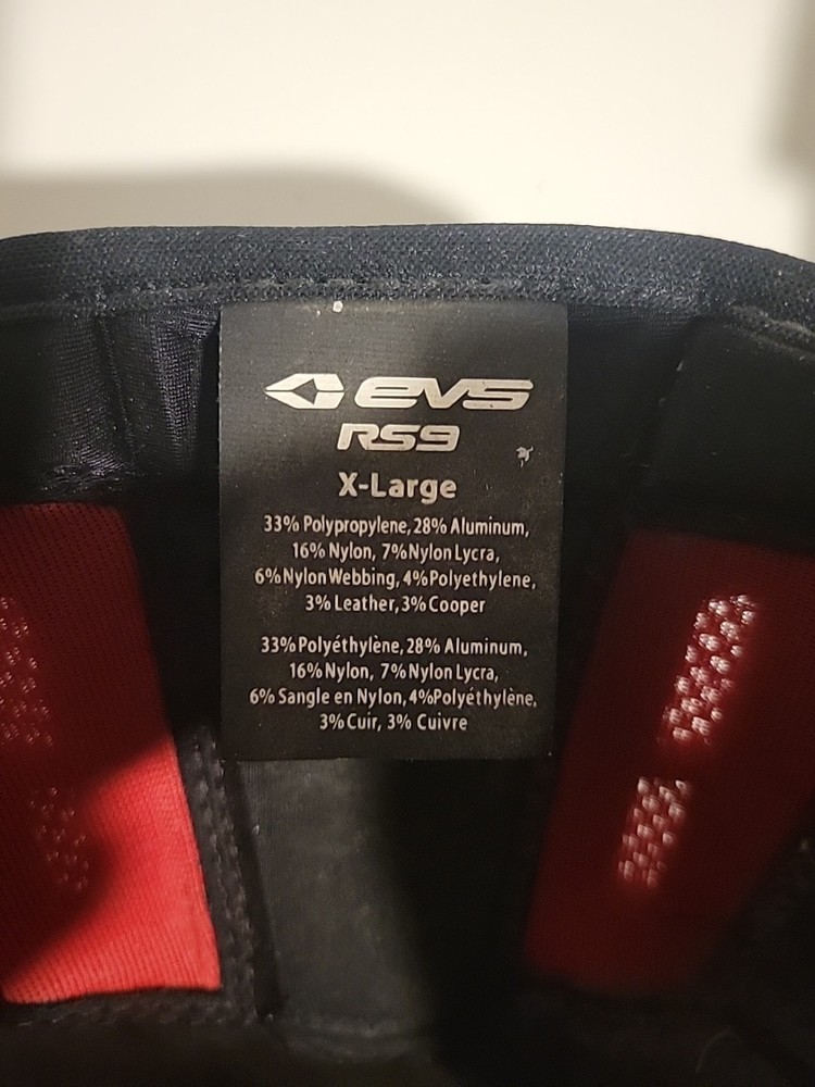 EVS RS9 Knee Brace Large Right/Left