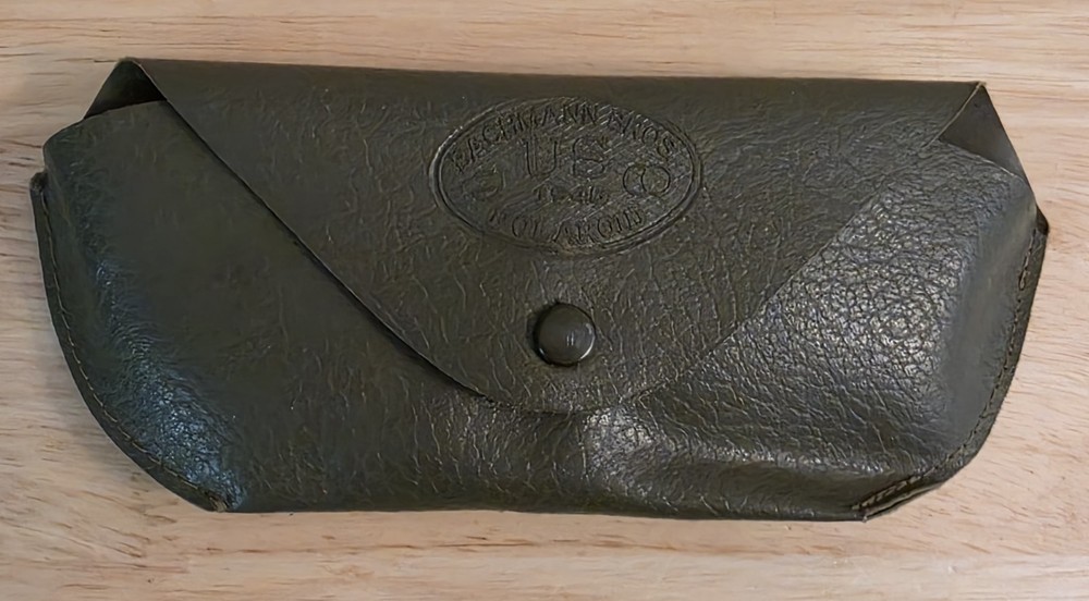 ORIGINAL WWII US ARMY INFANTRY POLAROID SUNGLASSES CARRY CASE- 1945