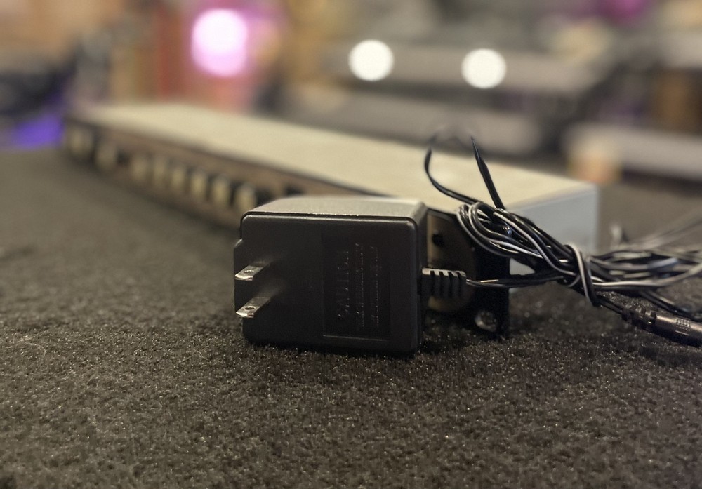 1996 Zoom Studio 1204 Digital Multi Effects Processor Silver w/ Power Cable