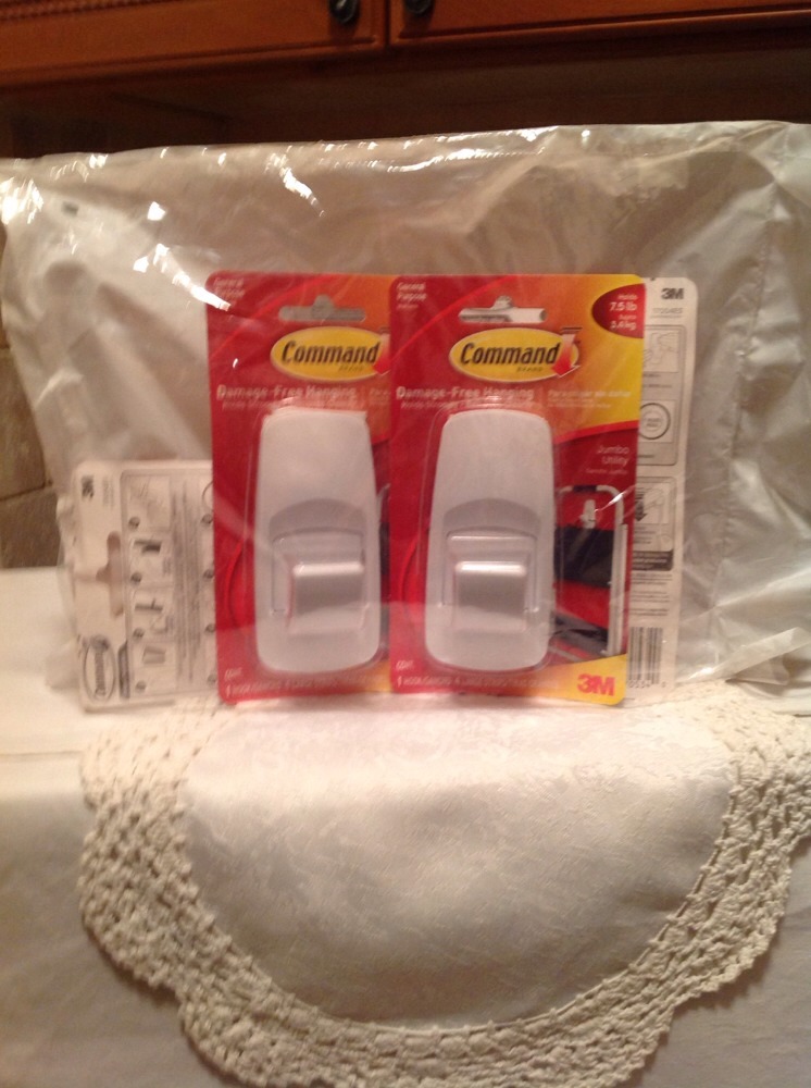 Command Jumbo Plastic Hook with Adhesive Strips, 4-Hooks